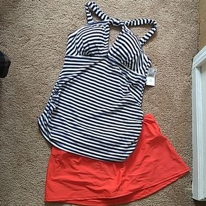 NWT maternity bathing suit top